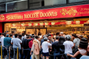 邵阳米粉全球连锁品牌扬帆起航，纽约首店盛大开业，日销千碗引轰动
